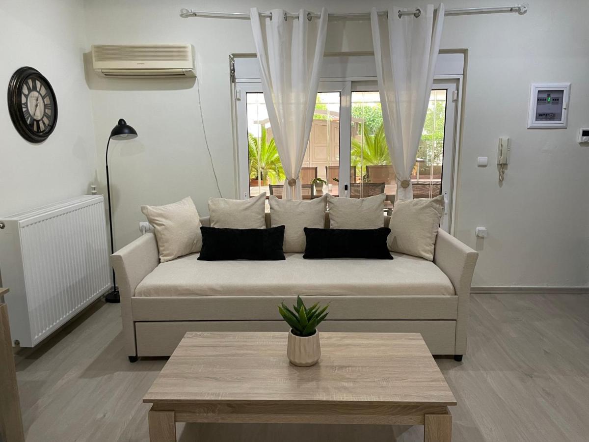 Triptolemus Stay Inn Elefsina Bagian luar foto
